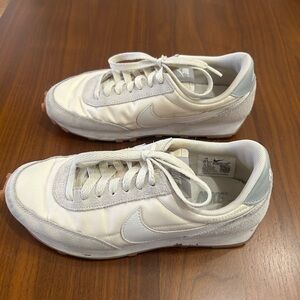 Nike Daybreak SE Sneakers | Sail/Light Bone | Women’s 6.5